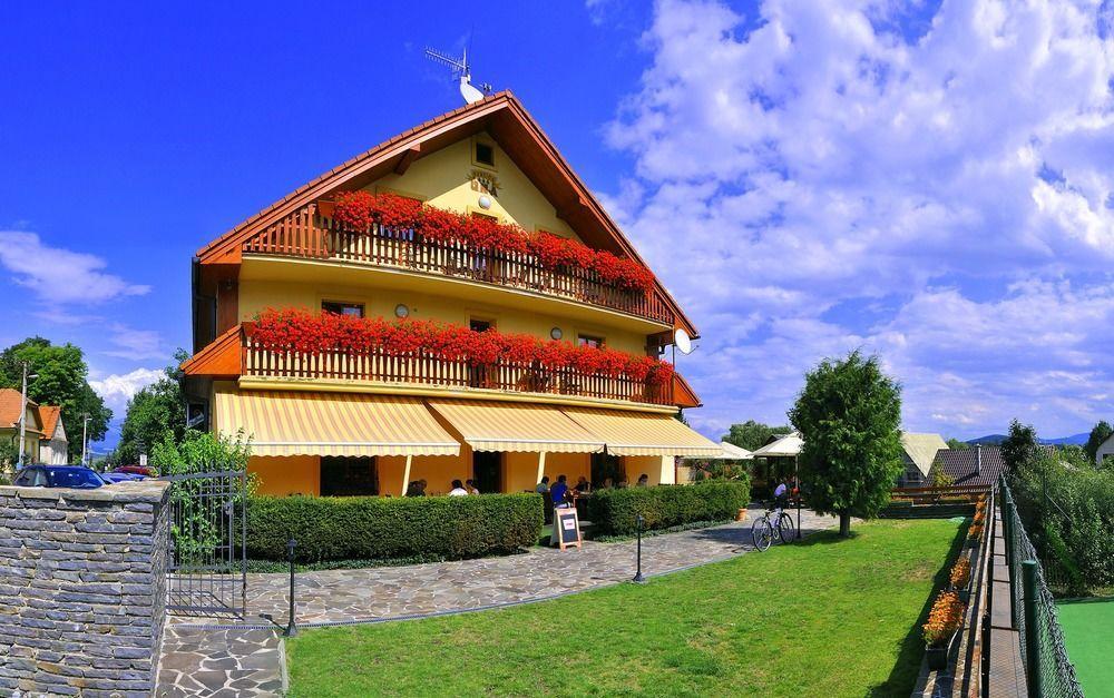 Penzion Una Liptovsky Jan Exterior foto